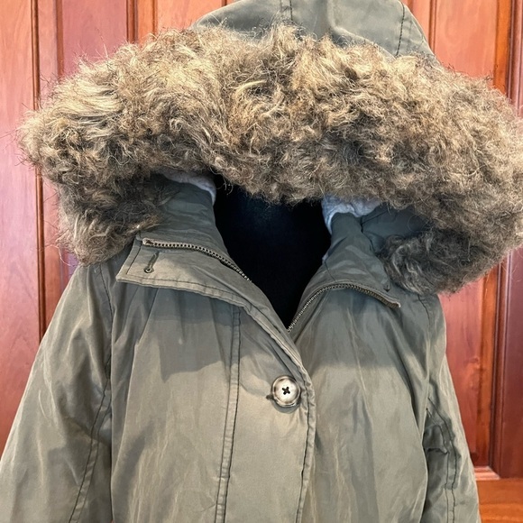 Abercrombie & Fitch Women's Olive Green Sherpa Lined Fur Parka Coat Size Small - Picture 3 of 13